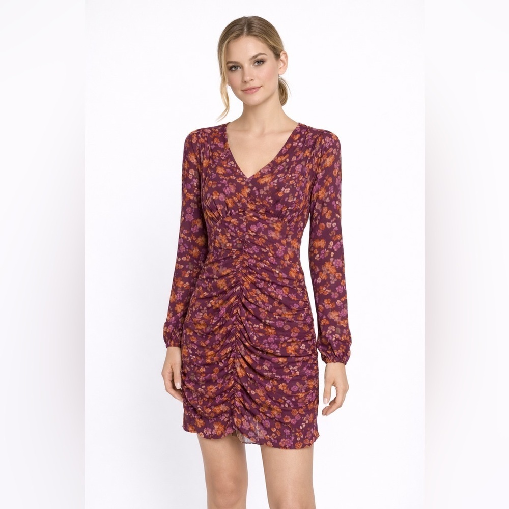 🌺 NWT! Lush Floral Ruched Dress